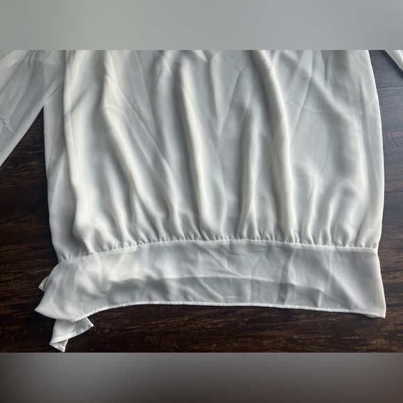 Boulee Open Shoulder Blouse Womens Size 4 Off White Solid Key Hole Top - Picture 8 of 9